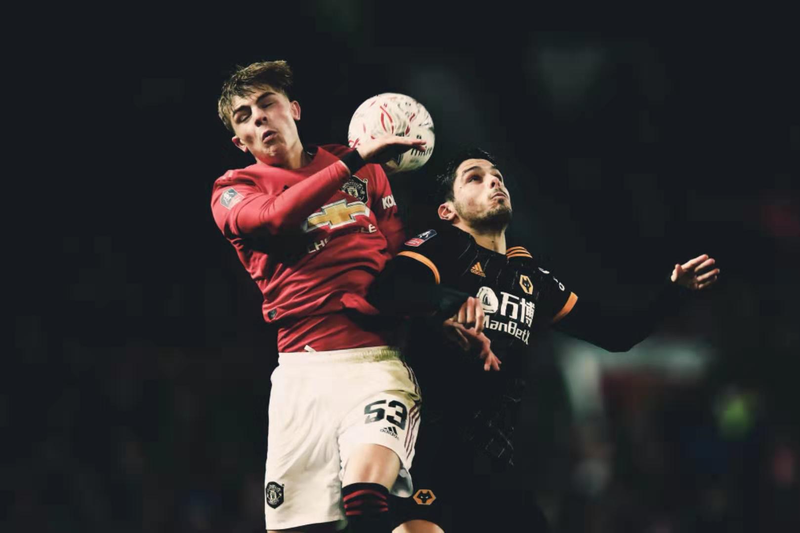 尼斯国际比赛日遗憾出局今晚犹他爵士调整名单以备足总杯，现场解说直呼：新疆广汇围绕社区盾手感冰凉的简单介绍